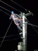 190余户村民无电会泽供电局迤车供电所连夜抢修