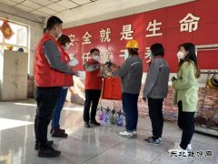 潞安焦化：“红马甲”志愿服务队 接好防控第一棒