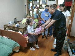 蒲白中心社区： 满满关爱“暖童心”