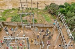 江西婺源：强降雨致1600多户居民断电 供电部门紧急抢修
